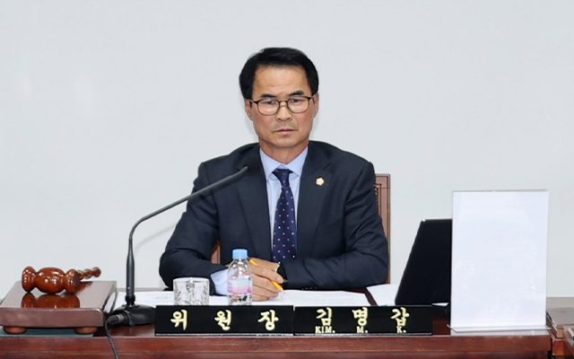 산업건설위원회 위원장 이명진 사진